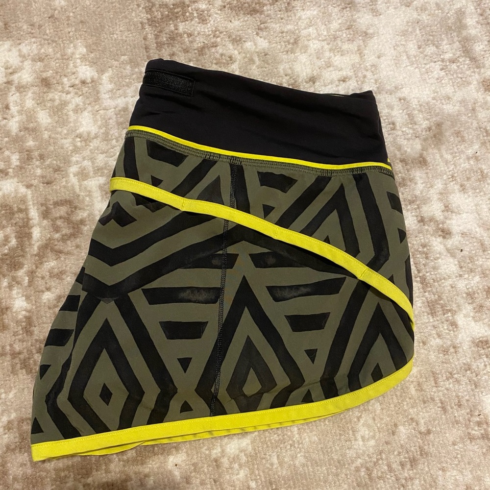 Lululemon green tribal speed short